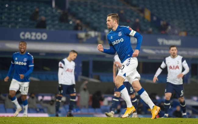 但球队在替 但球队在替